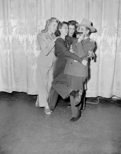 Groucho marx clowns - marx, around
